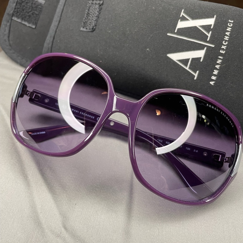 *Authentic*
Armani Exchange Sunglasses